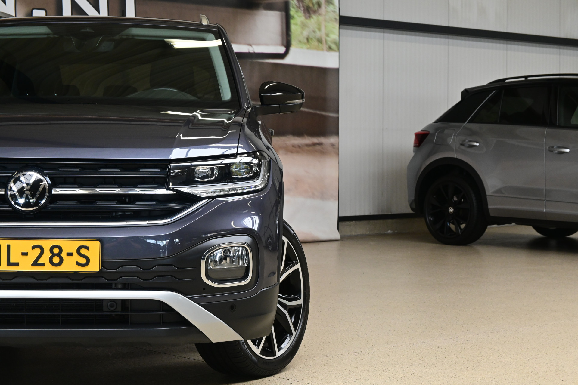 54656178-2.jpg