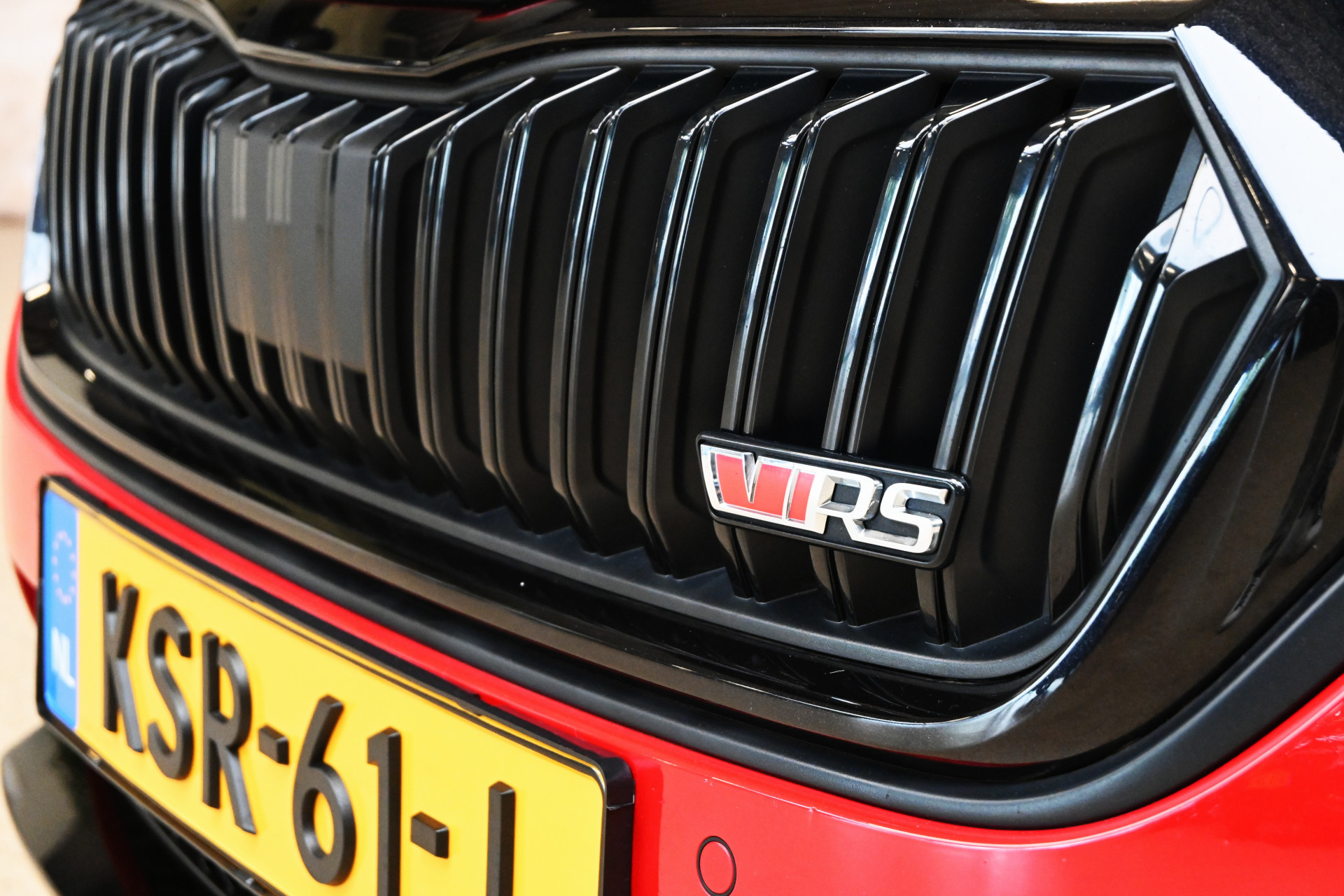 56097634-3.jpg