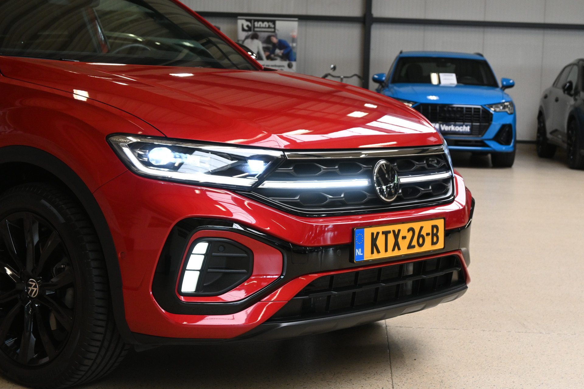 56266231-3.jpg