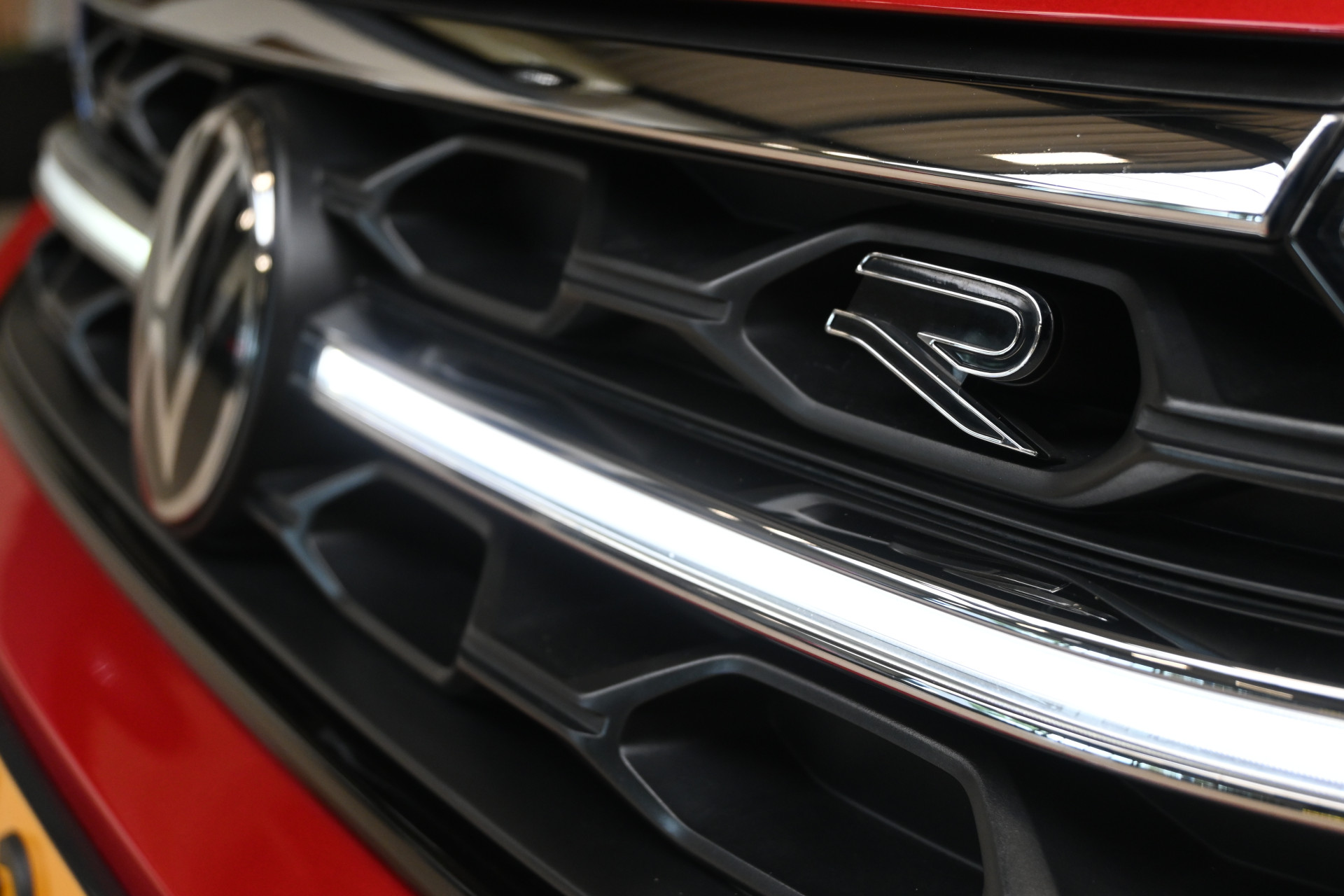 56266231-4.jpg
