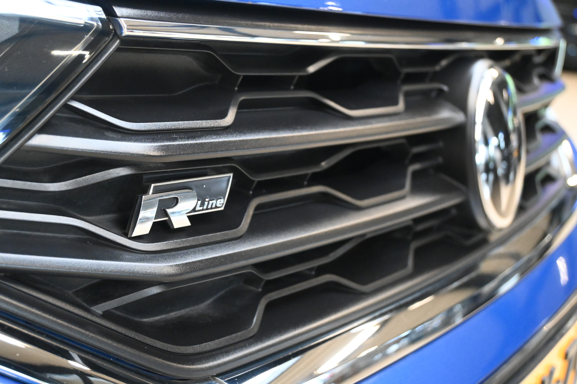 56415366-4.jpg