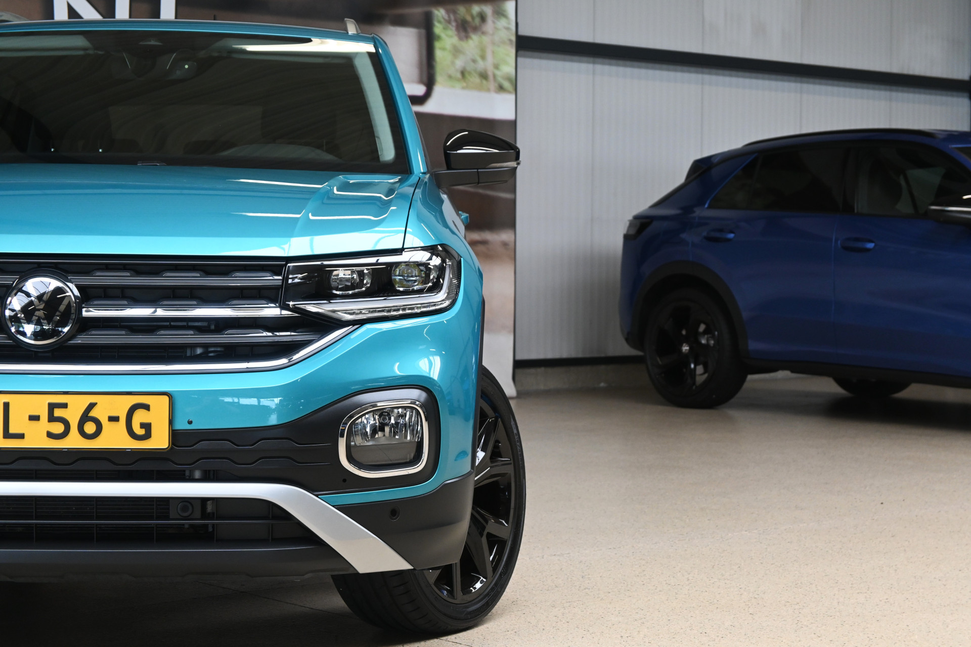 56732433-2.jpg